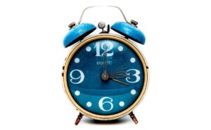 ひとり親が親権を変更する際の手続きと注意点は？