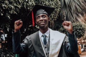 シングルマザーが大学を諦める理由とは？